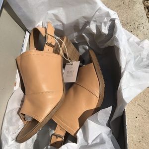 Sophia Milano Italian leather Sandals Heels Tan